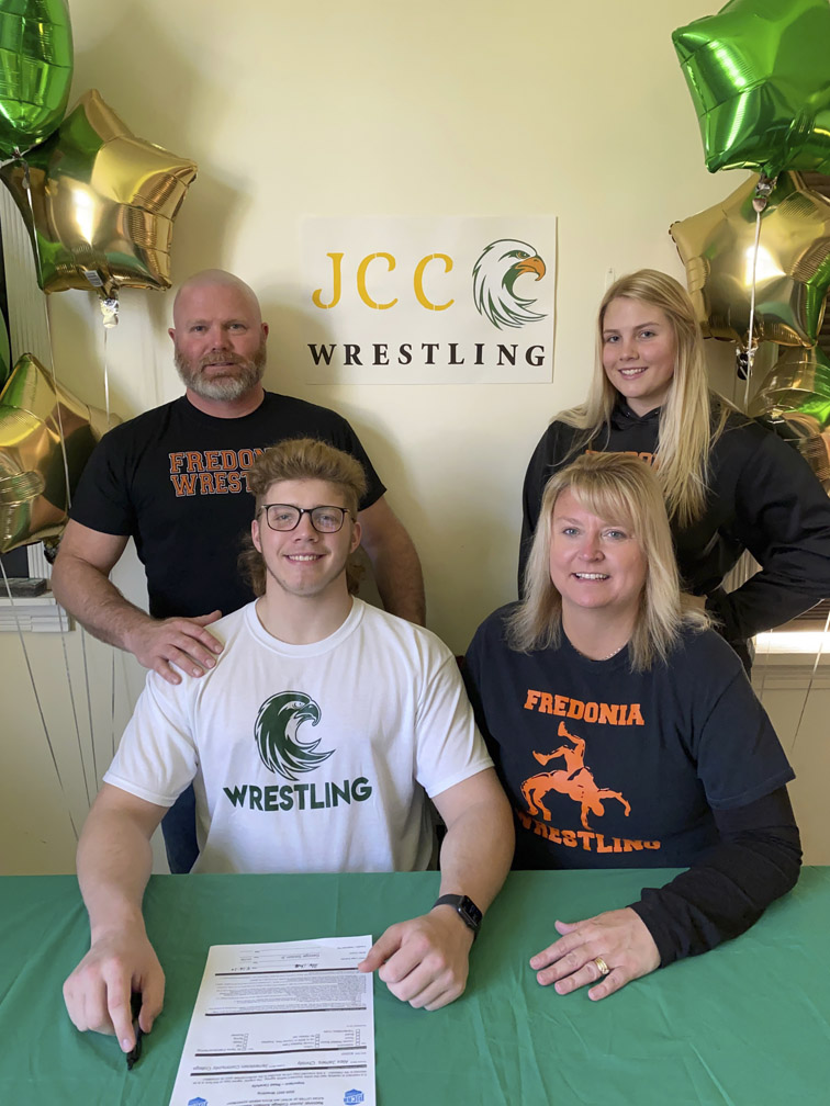 Christy signs with JCC News, Sports, Jobs Observer Today